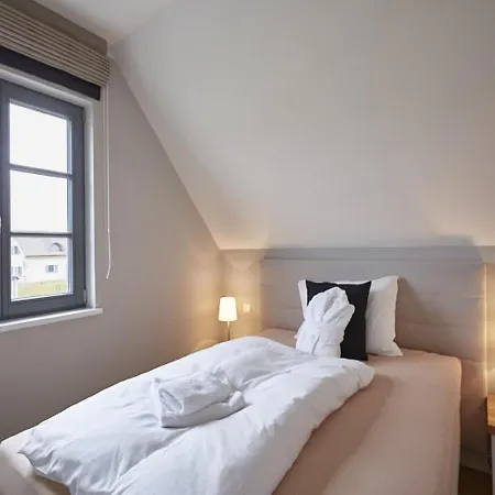 Reetland Am - Premium Reetdachvilla Mit 3 Schlafzimmern, Sauna Und Kamin E18 *